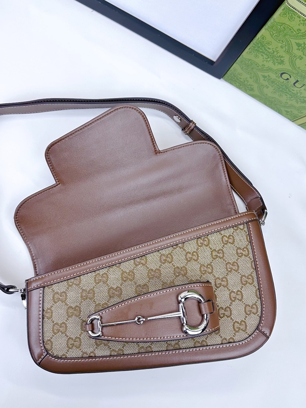 激安グッチバッグコピー着用イメージ